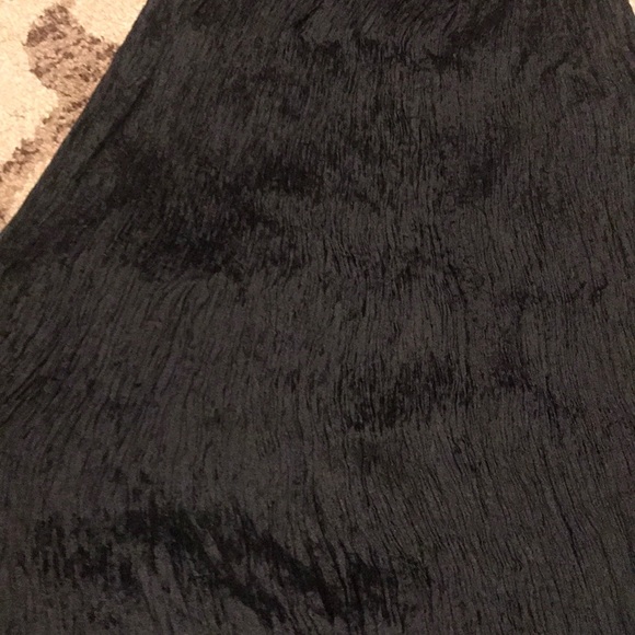 Crinkly black skirt - Picture 2 of 4